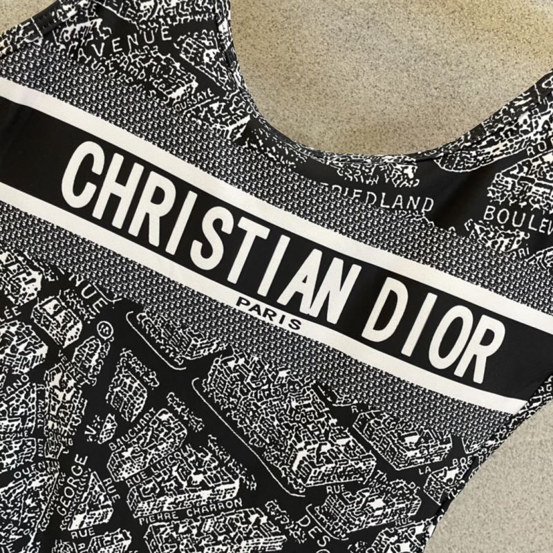 CHRISTIAN DIOR